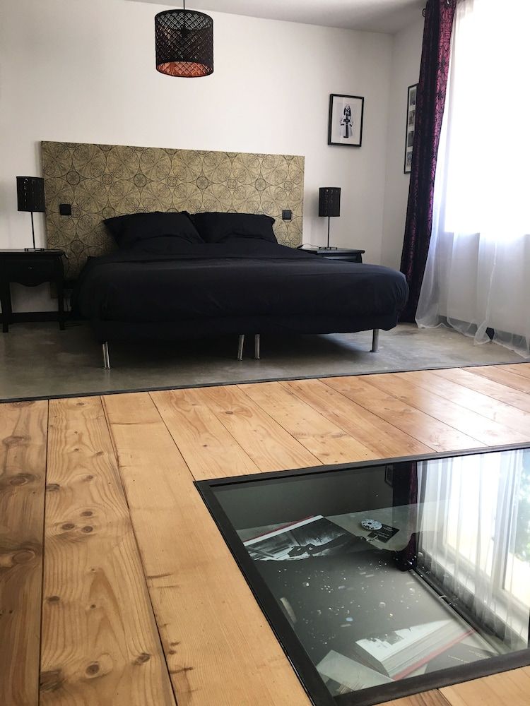 La Datcha Delicatessen 3