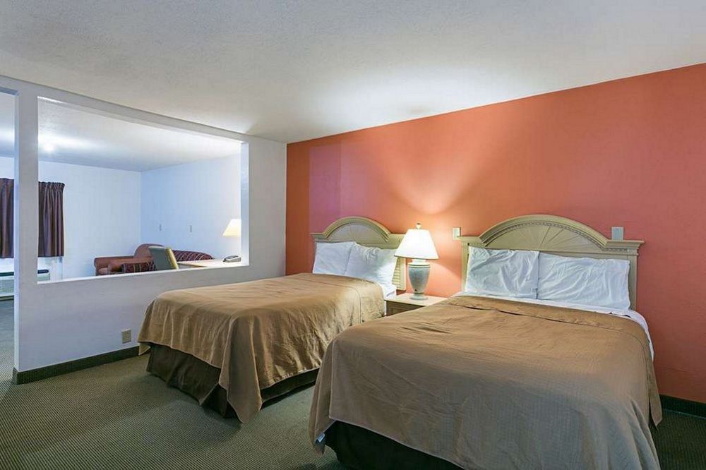 Rodeway Inn & Suites Enterprise 3