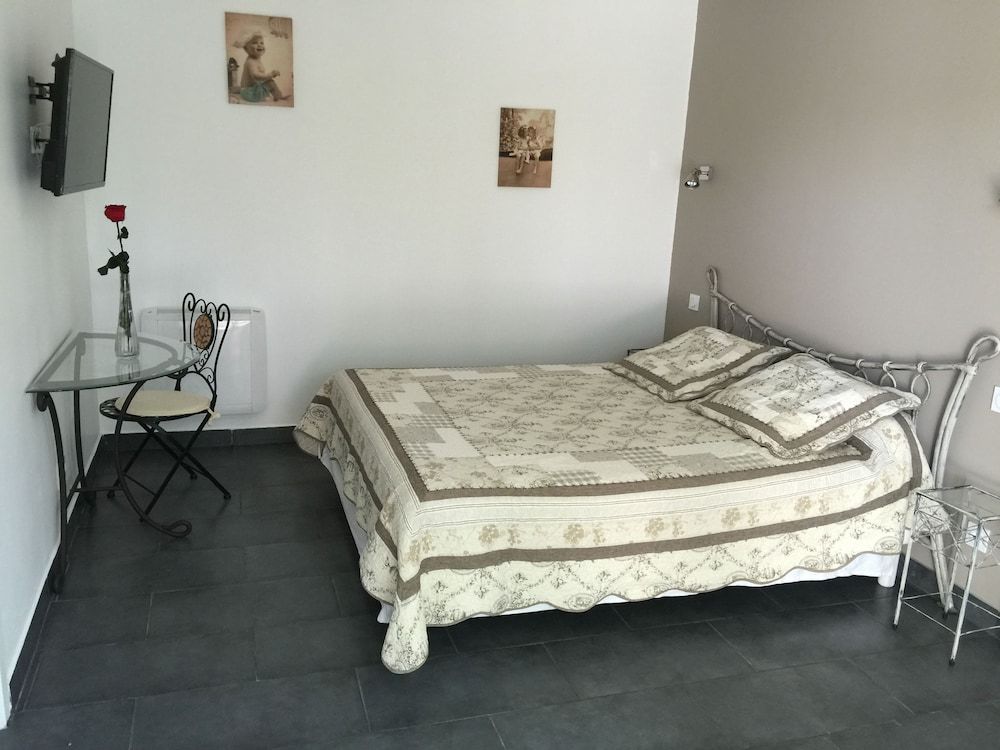 Le Mas Du Bijou Bleu 2