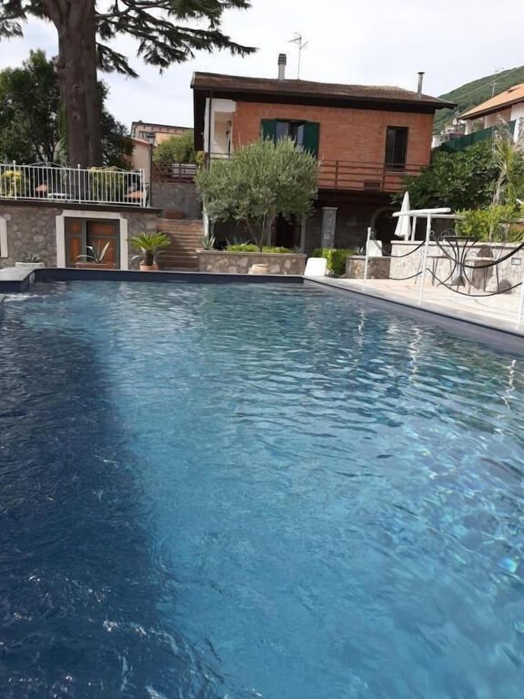 Le Oreadi -1 estrelas em Agerola