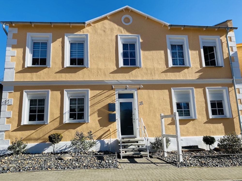 Pension & Ferienwohnungen Schneidereit -1 estrelas em Sassnitz