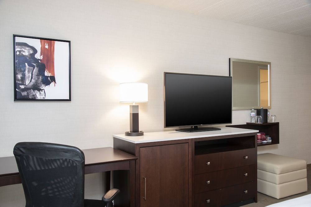 Delta Hotels By Marriott Kalamazoo Conference Cent 3