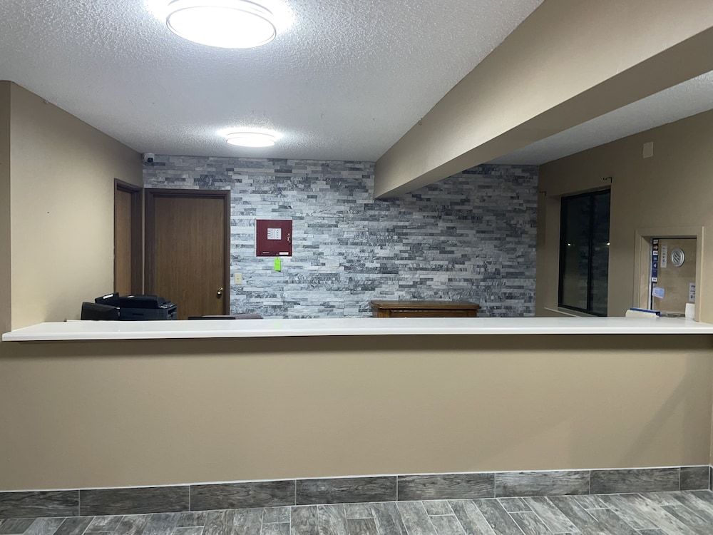 Designer Inn & Suites 2