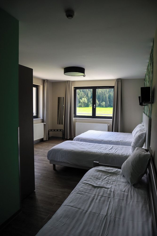 Auberge du Château de Joux 2