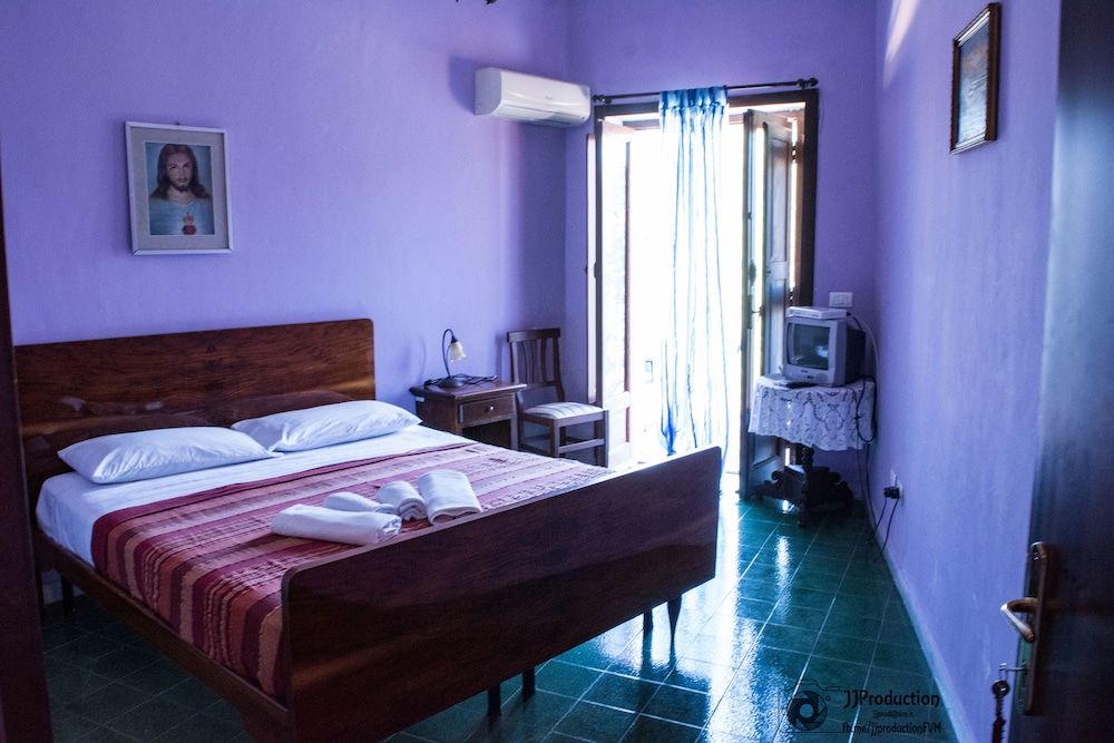 A Taverna Intru u vicu -1 estrelas em Belmonte Calabro