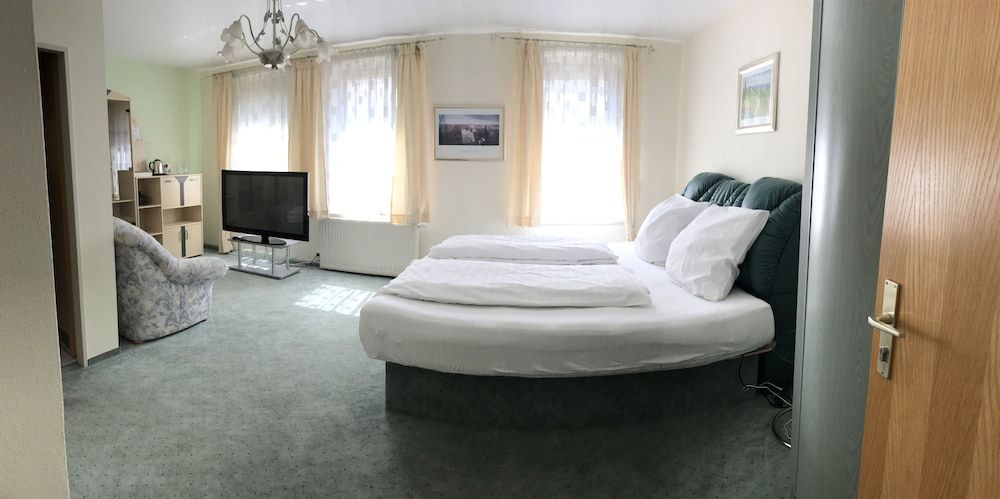 Hotel Zur Sonne -1 estrelas em Falkenstein