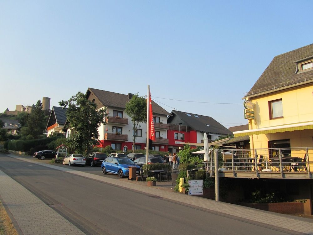 Race-Hotel zur Burg Nürburg 3 estrelas em Nürburg