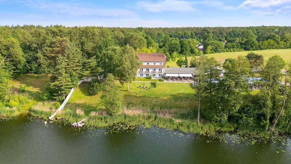 Seehotel Mühlenhaus -1 estrelas em Chorin