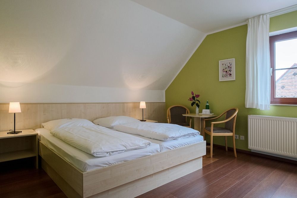 Hotel & Restaurant Lindengarten 3