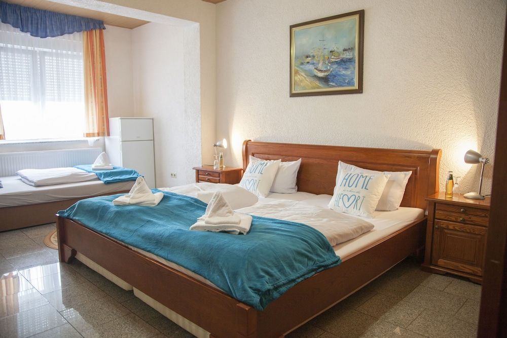 Hotel Atlantis 3 estrelas em Ramstein-Miesenbach