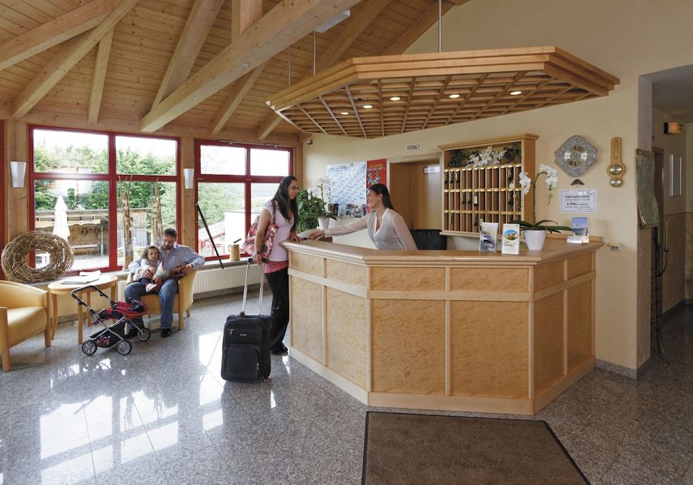 Panorama-Hotel Am See 2