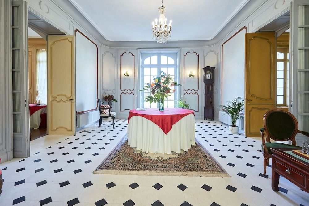 Le ChÔøΩteau des Monts 3