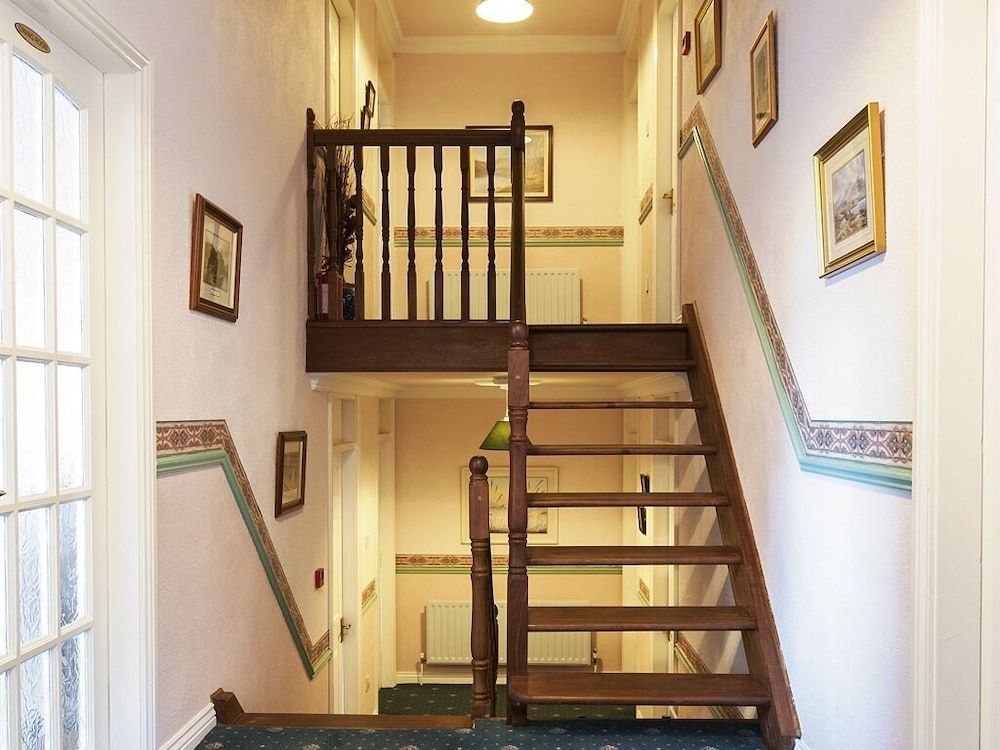 The Waterfront House Country Home 2