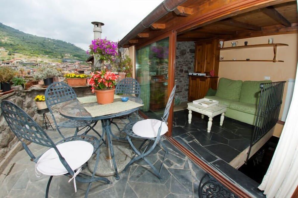 Il Libro Verde -1 estrelas em Dolceacqua