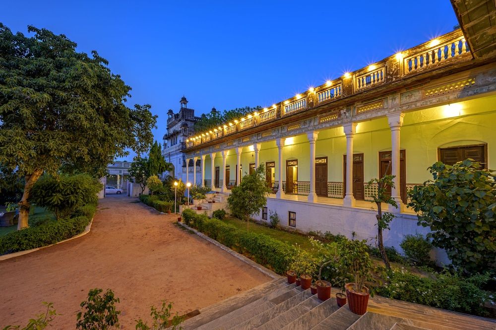 Neemrana's - Piramal Haveli 4 estrelas em Bagar