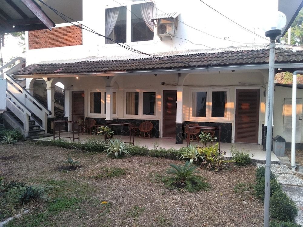 Bunga Ayu Seaside Resort -1 estrelas em Pelabuhan Ratu