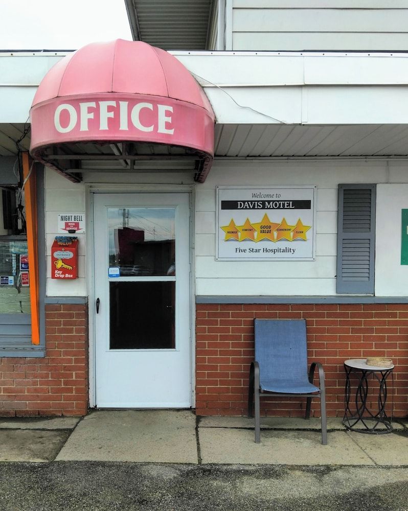 Davis Motel 3