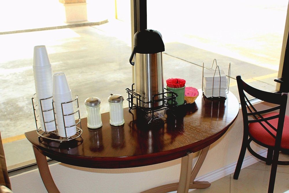 Motel 6 Winnie, TX 2