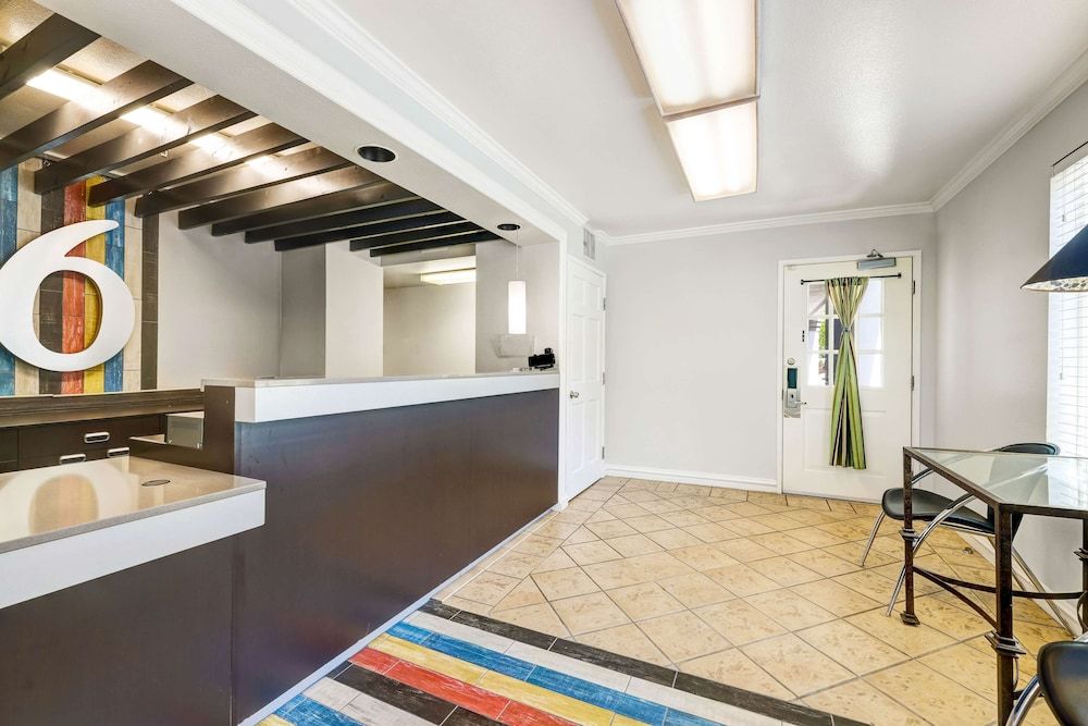 Studio 6 Mountlake Terrace, WA - Seattle 2