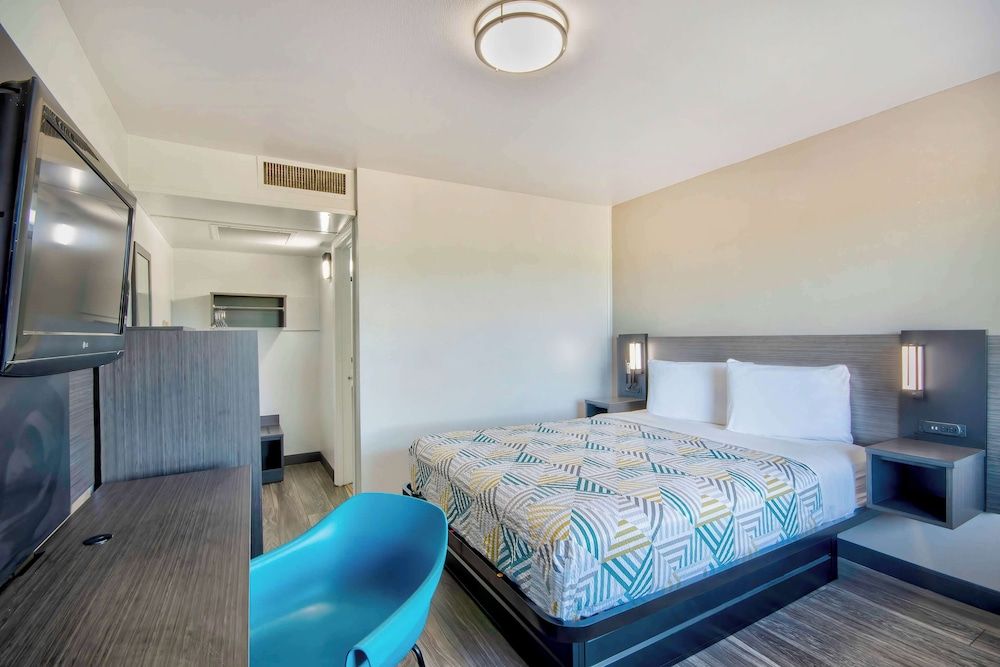 Motel 6 Russellville, AR 3