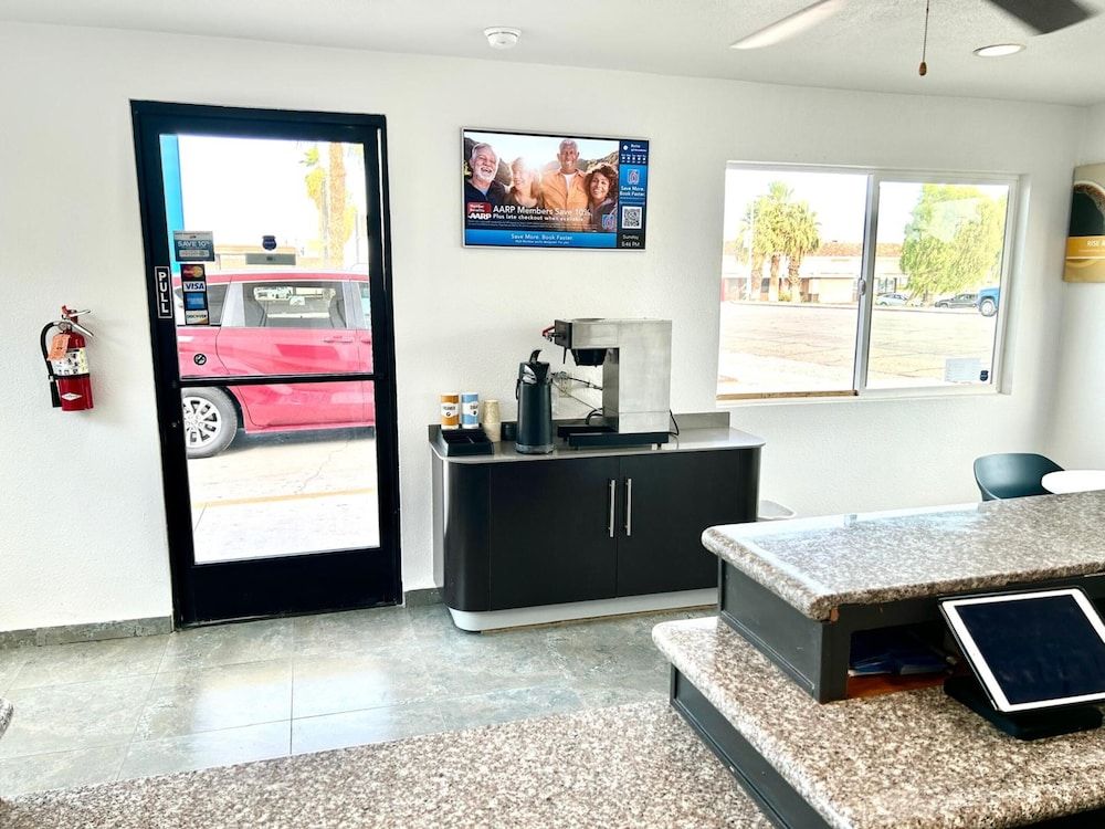 Motel 6 Blythe, CA - South 2