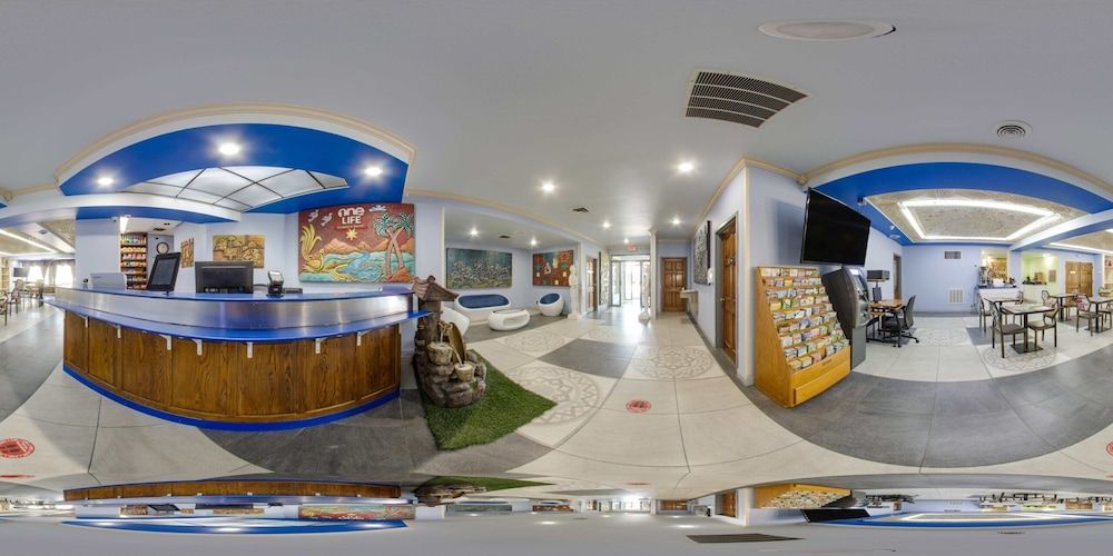 1 Life Studio and Suites 3