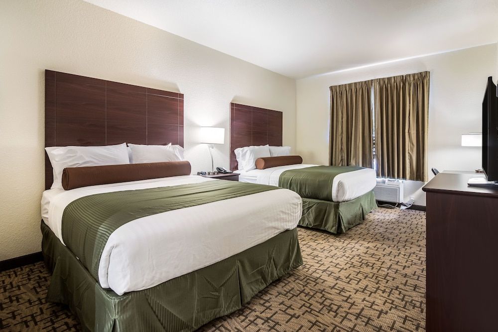 Cobblestone Hotel & Suites - Victor 3