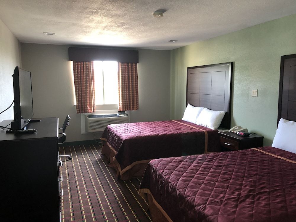 Texas Inn & Suites 3