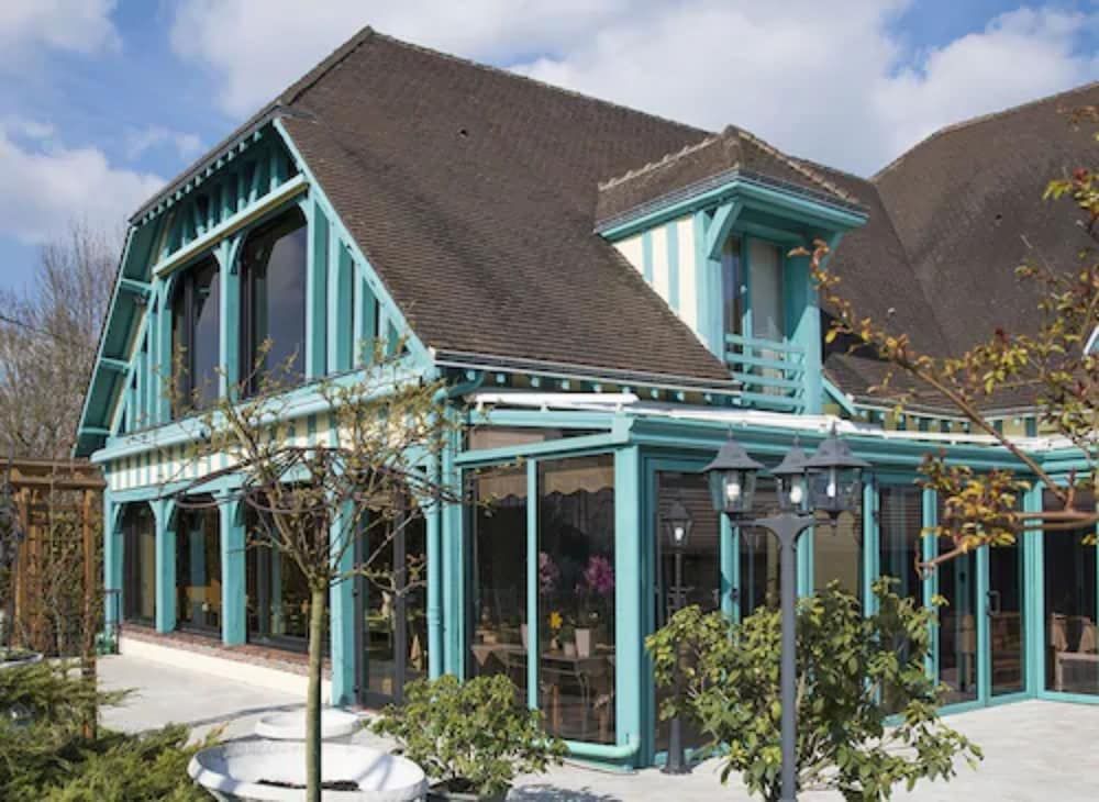 Hôtel Restaurant le Pan de Bois 2 estrelas em Bréviandes