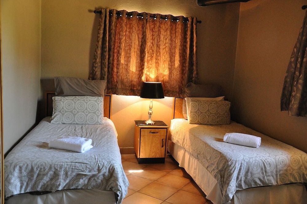 Ukutula Lodge & Game Reserve 3