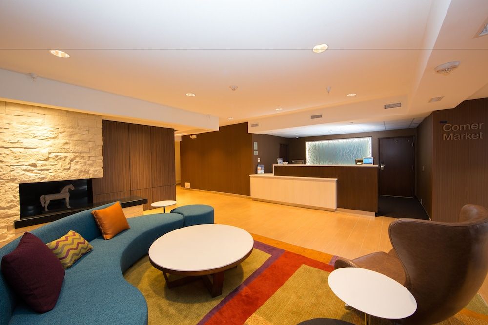 Fairfield Inn & Suites by Marriott Burlington 3