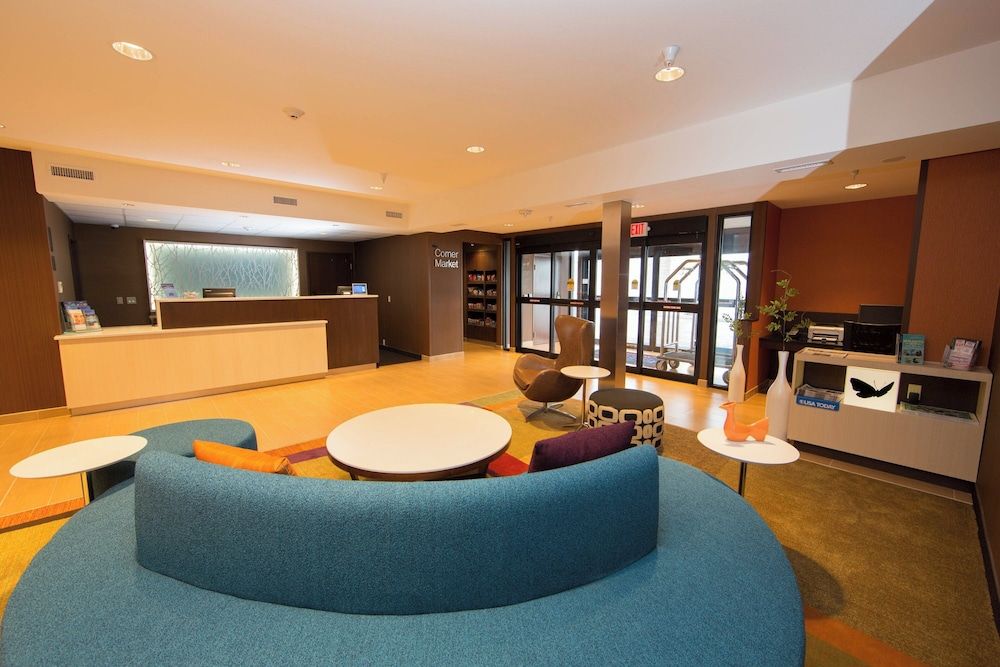 Fairfield Inn & Suites by Marriott Burlington 2