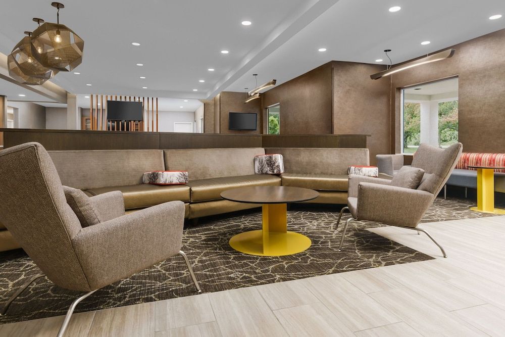 Springhill Suites by Marriott Warwick 3