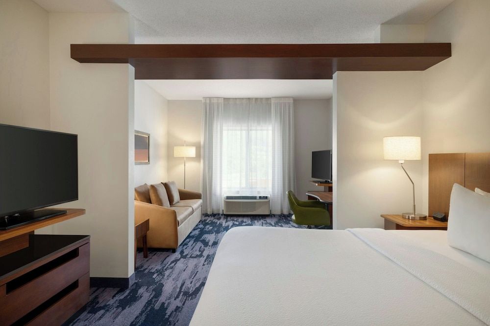 Fairfield Inn & Suites Bristol 3