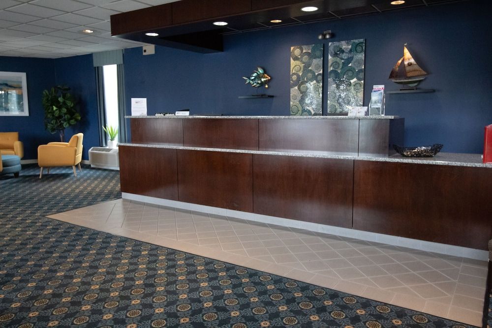 Seaport Inn & Marina 3