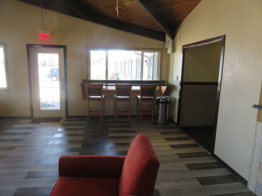 Americas Best Value Inn Story City 3