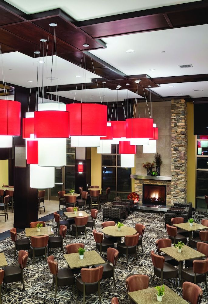 ClubHouse Hotel & Suites - Fargo 3