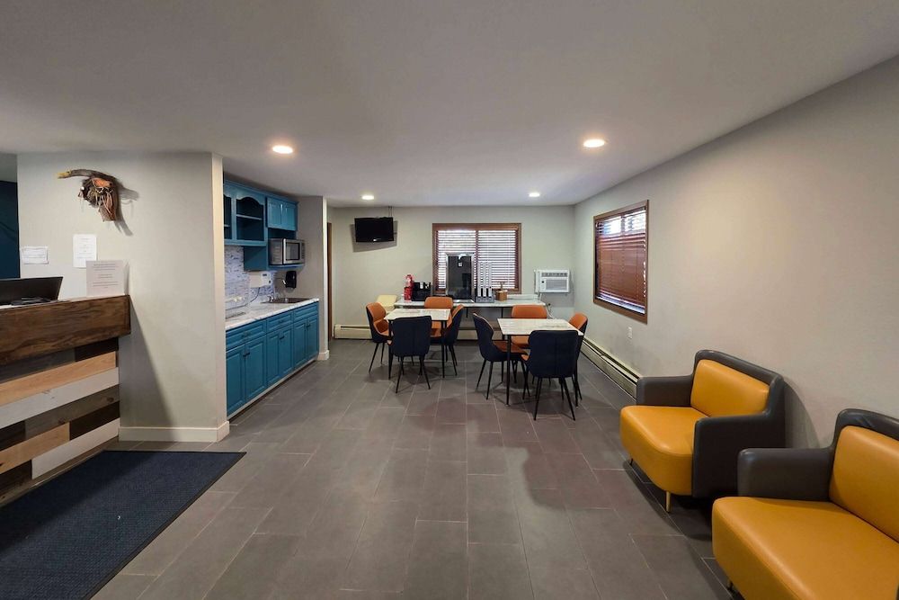 Super 8 by Wyndham Hayward WI 3