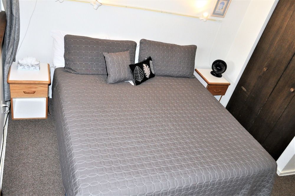 Snowflake 1 Bed plus Den 2 Bath 3