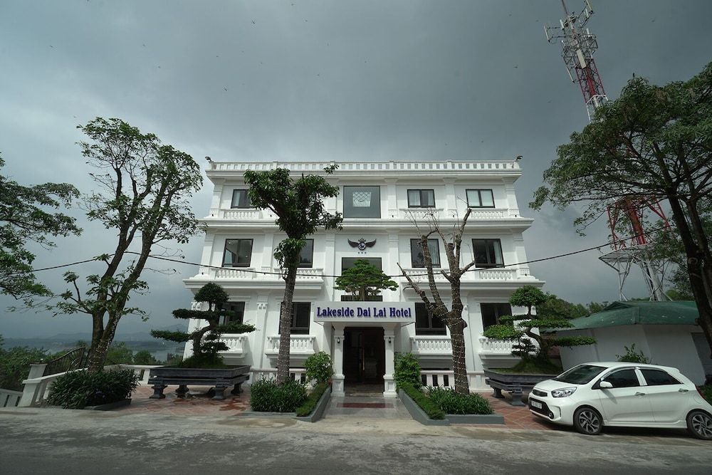 Lakeside Dailai Hotel 3 estrelas em Ngọc Quang