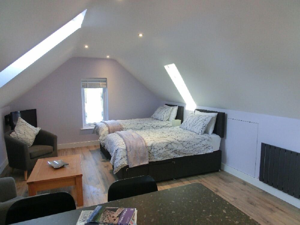 The Hollies On The Wall 3