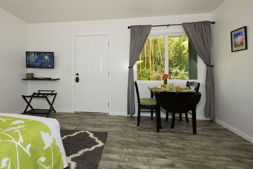 Hale 'Ohu Bed & Breakfast 3
