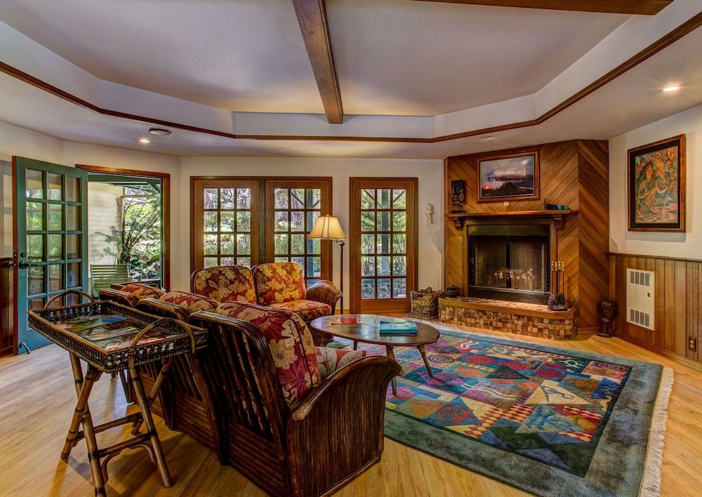 Kilauea Lodge and Restaurant 2