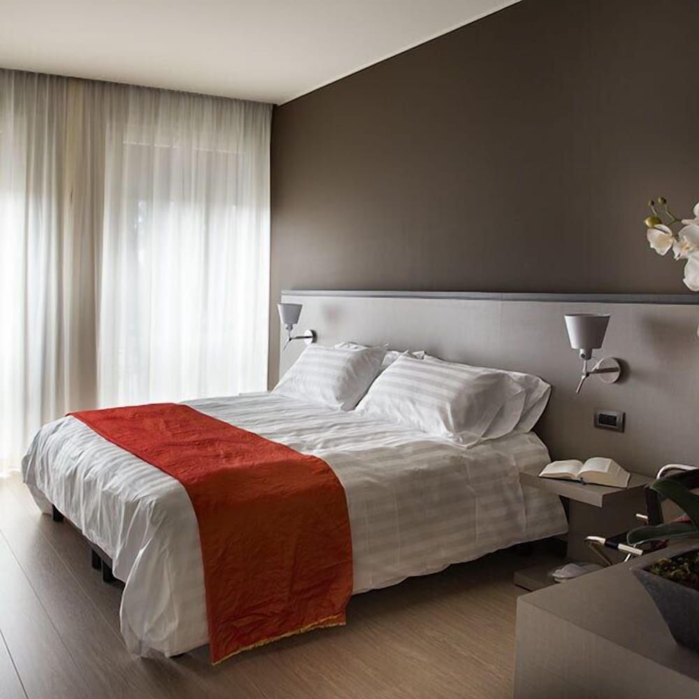 Zara Rooms & Suites -1 estrelas em Suzzara