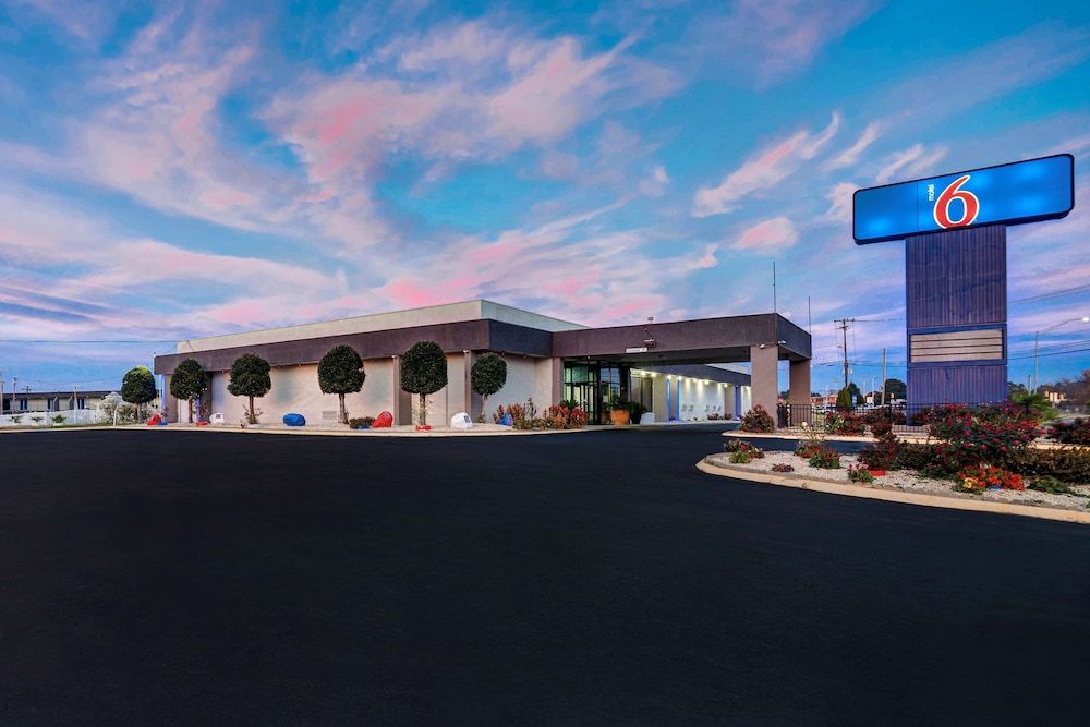 Motel 6 Burlington, NC 2 estrelas em Burlington