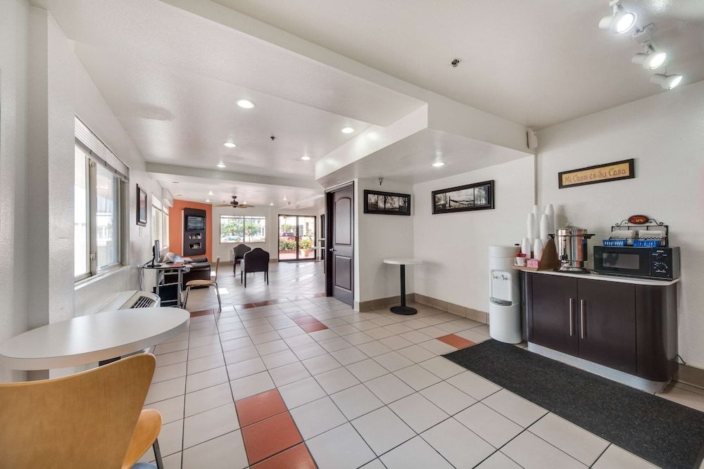 Motel 6 Brownsville, TX North 2