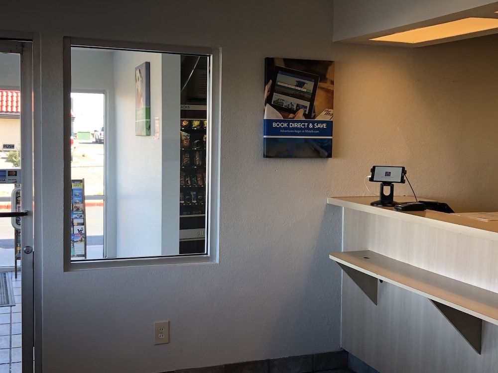 Motel 6 Santa Rosa, NM 3