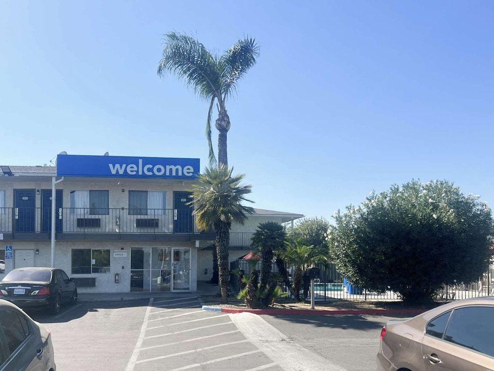 Motel 6 Tulare, CA 2 estrelas em Tulare