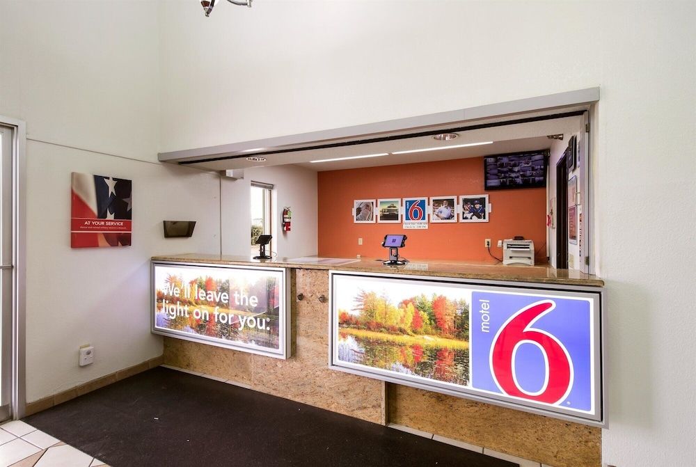 Motel 6 Davenport, IA 3