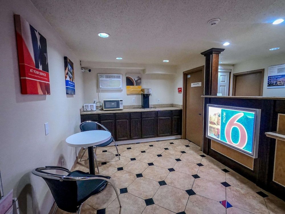 Motel 6 Toms River, NJ - Near Seaside Heights 2